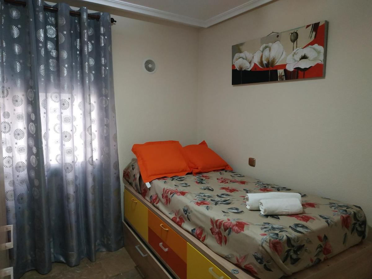 Apartamentos Deluxe San Julian 또레비에하 외부 사진